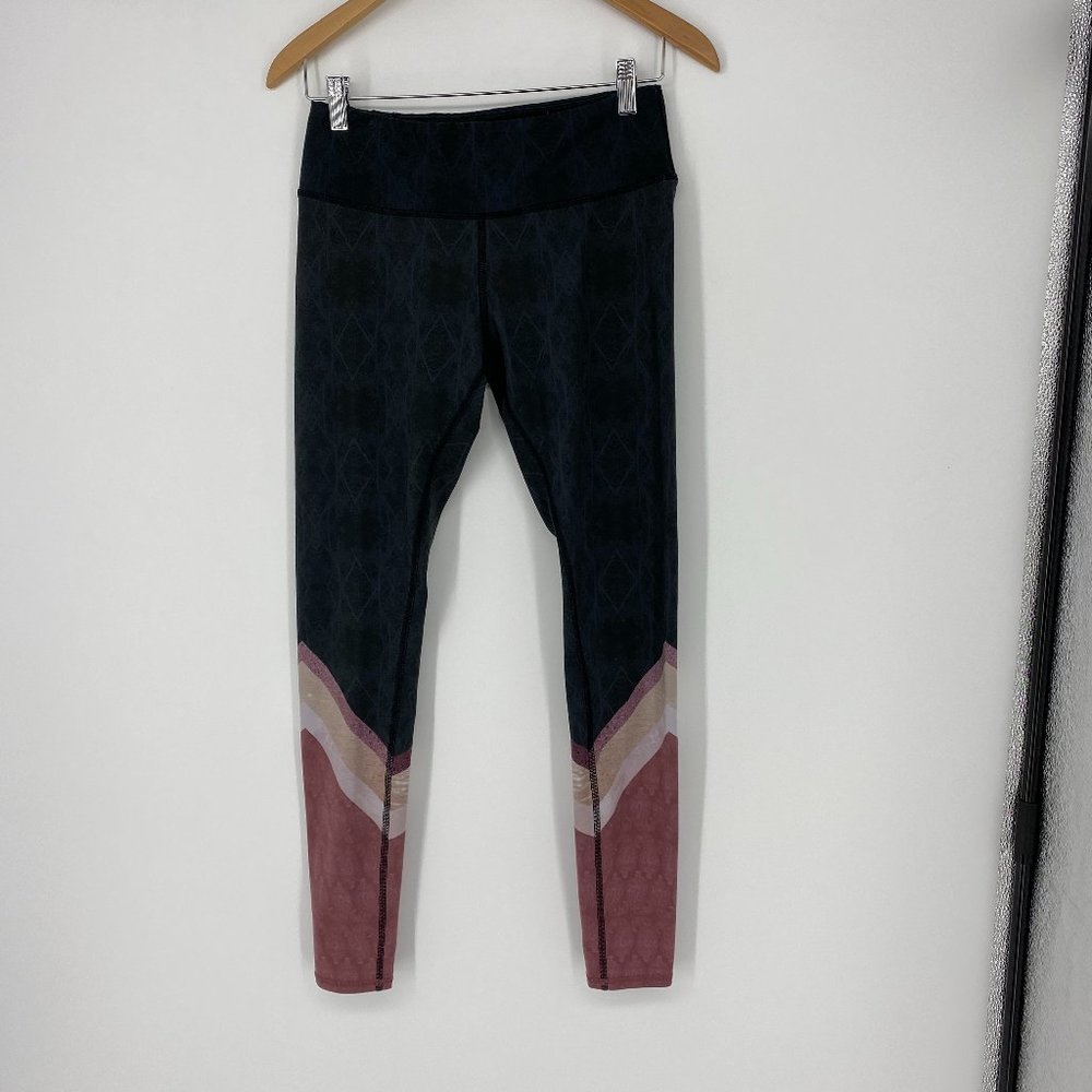 RARE PRINT Alo Yoga Washed Gray Pink Leggings
